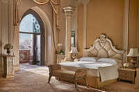 Opulent suite with stunning Gulf views.