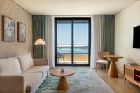 1 Bedroom Suite (SeaView Balcony, Theme Park Access)