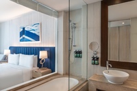 King Deluxe Room (Plaza View, Theme Park Access)