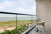 Twin Deluxe Room (SeaView Balcony, Theme Park Access)
