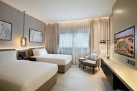 King and Twin Bedroom, Separate Living Room.