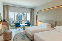 Free Wi-Fi, tea, coffee, minibar