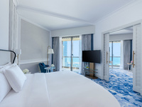 Side sea view and club millesime access.