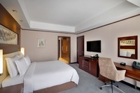 Traditional luxury, relaxation, health access.