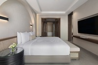 Elegant suite for small families