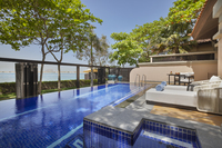 Advantages of a private pool and ocean access.