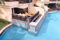 Direct access to the lagoon and swimming pool.