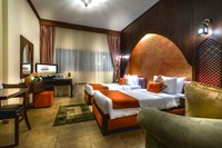 King or Twin Beds, 32" TV, WIFI, Full kitchenette.