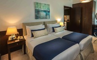 King or Twin Beds, 32" TV, WIFI, Full kitchenette.