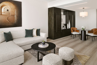 Elegant suite with Club access