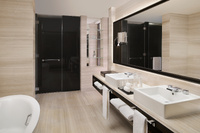Elegant suite with Club access