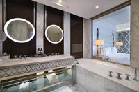 King Deluxe Room (Skyline View)
