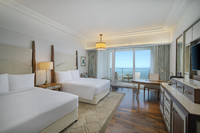 Queen Deluxe Room (Skyline View)