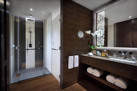 King / Twin room, amenities, view.