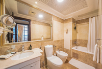 Spacious apartment with full amenities.