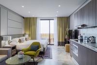 Modern, relaxing, city & Palm Jumeirah views.
