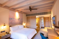 Interconnecting Rooms with Garden or Sea View