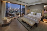 Suite (Skyline View)