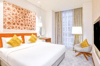 Grosvenor suite with king and queen beds.