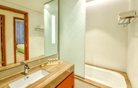 Grand suite with two king beds and two singles.