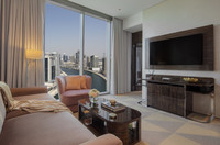 Platinum Suite, balcony, king-sized bed.