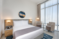 King or Twin beds, 2 adults 