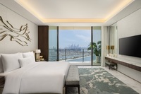 2 Queen Beds, Sea View.