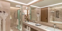 Sumptuous space, stunning sea views.