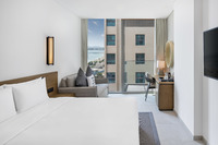 Partial sea view, flexible bedding, balcony.