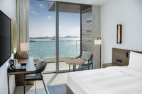 Flexible bedding, sea view, balcony.