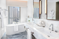 Luxurious creek-view stay.