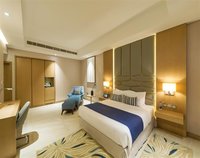 King or twin beds, suite, sea views, two ba