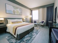 City or Pool View (King or Twin Bed)