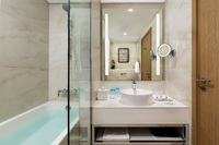 King Bed, Minibar, Flat-screen TV