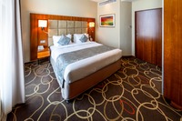King Bed, Luxurious Interior