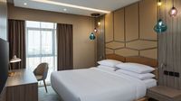King Bed, Suite with Amenities.