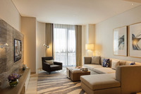Stylish, luxurious, kitchenette, Creek views.