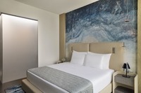 Modern comfort, Dubai Marina views.