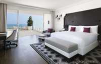 King Bed with Ocean View.