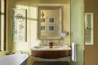Luxurious Arabian-themed creek view rooms.
