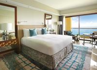 One King bed. View of the Arabian Gulf.