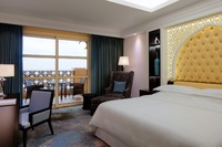 Deluxe Room, King Bed, Balcony.